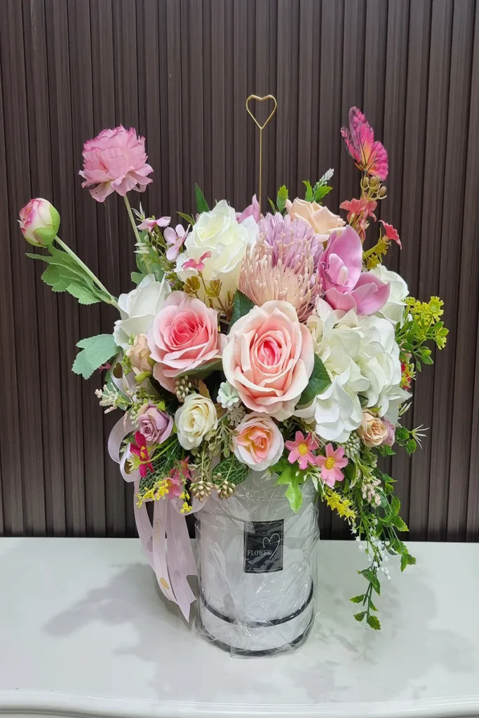 แจกันดอกไม้ประดิษฐ์