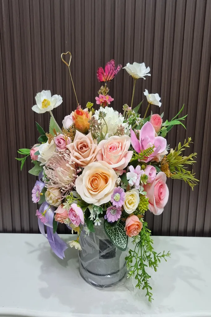 แจกันดอกไม้ประดิษฐ์